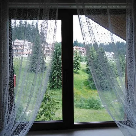 Aparthotel апартамент, студио хрис, лъки